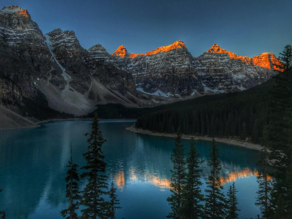 Landschaftsfotografie-Tipps: Berge bei Sonnenaufgang fotografieren